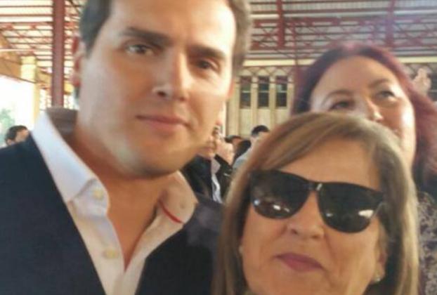 El presidente de Ciudadanos, Albert Rivera, con Amparo Lapuente.