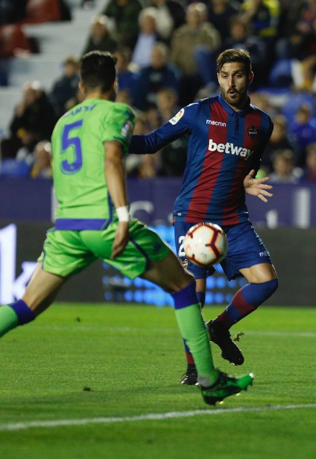 Estas son las mejores imágenes del partido decisivo para el conjunto granota en el Ciutat de València. Encuentro correspondiente a la jornada 34 de LaLiga