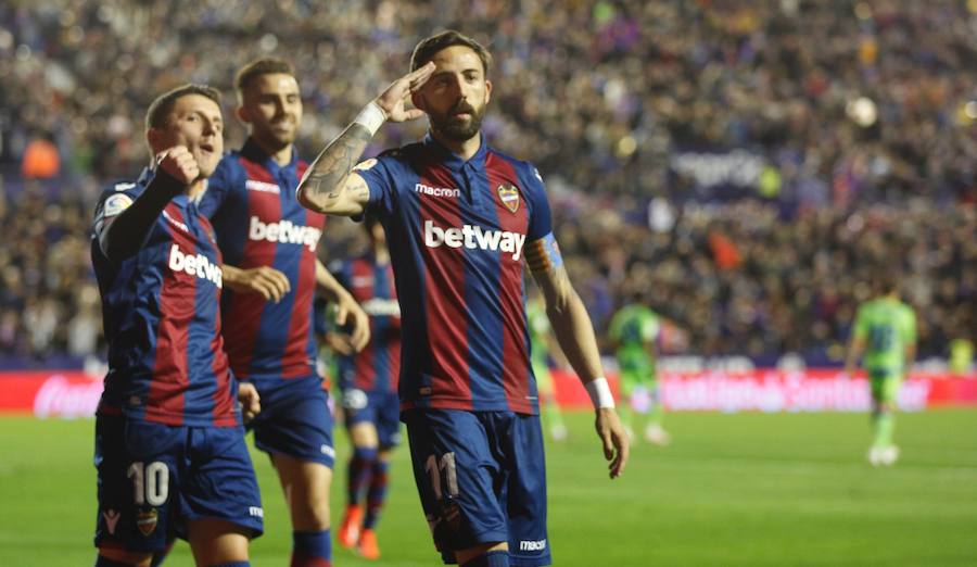 Estas son las mejores imágenes del partido decisivo para el conjunto granota en el Ciutat de València. Encuentro correspondiente a la jornada 34 de LaLiga