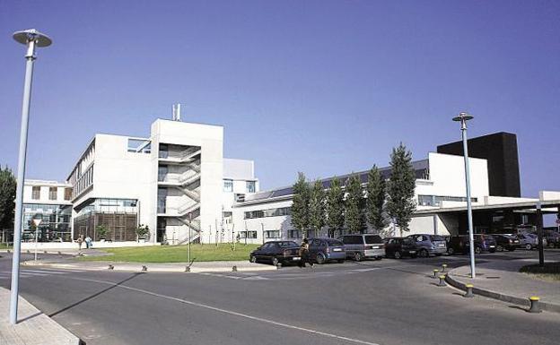 Uno de los accesos al hospital de Denia.