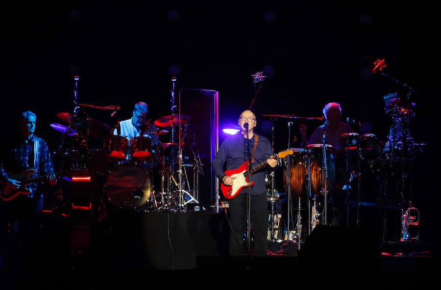 Fotos: Mark Knopfler suena en la plaza de toros Valencia