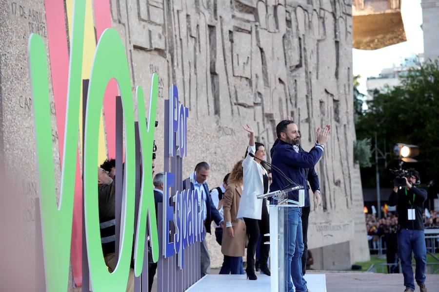 Fotos: Mitin de Vox en la plaza de Colón de Madrid