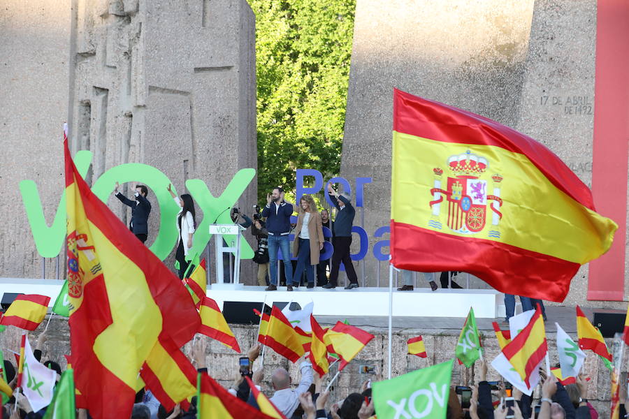 Fotos: Mitin de Vox en la plaza de Colón de Madrid