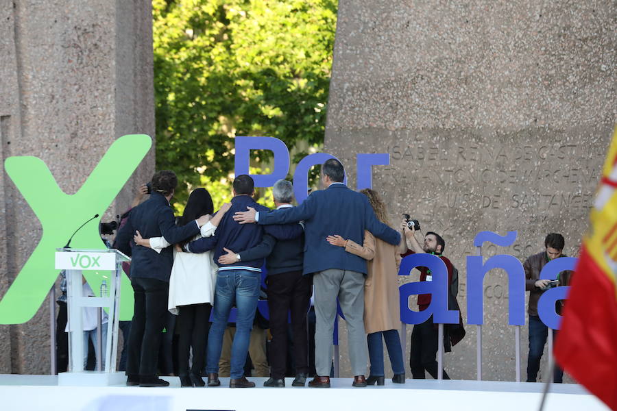 Fotos: Mitin de Vox en la plaza de Colón de Madrid