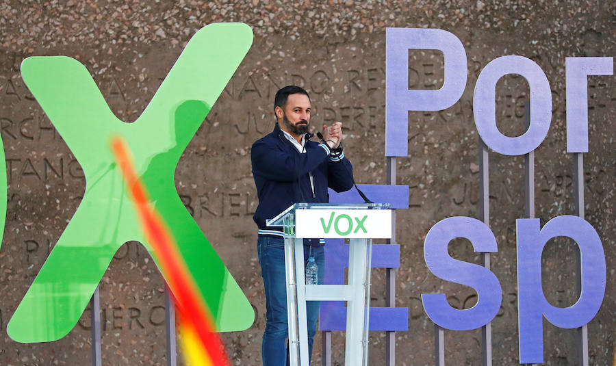 Fotos: Mitin de Vox en la plaza de Colón de Madrid