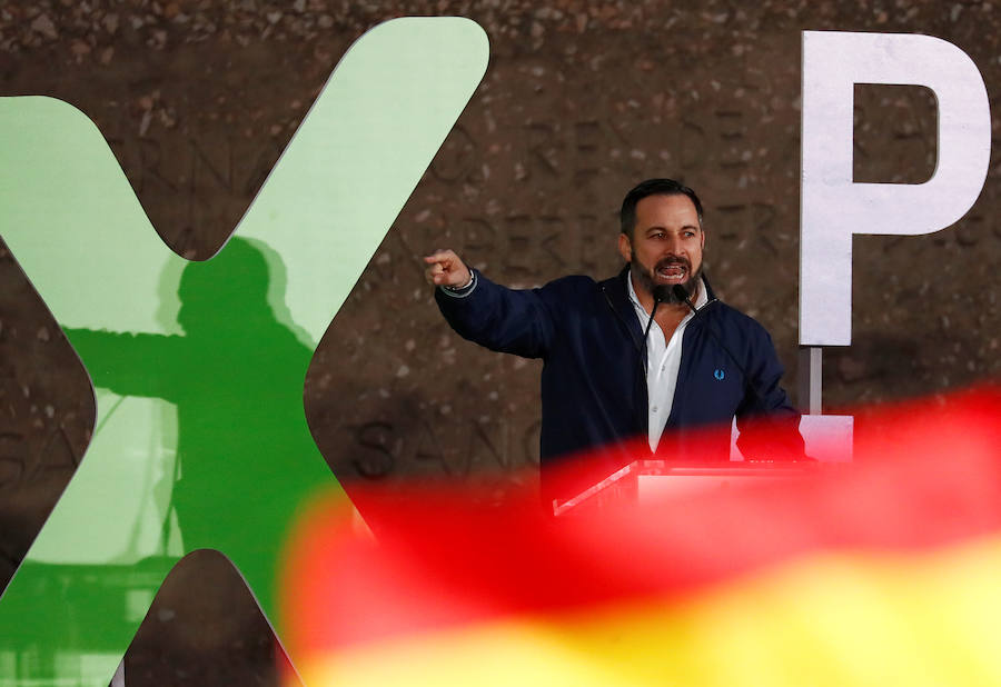 Fotos: Mitin de Vox en la plaza de Colón de Madrid
