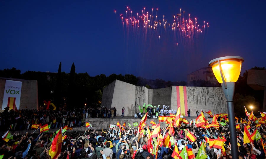 Fotos: Mitin de Vox en la plaza de Colón de Madrid