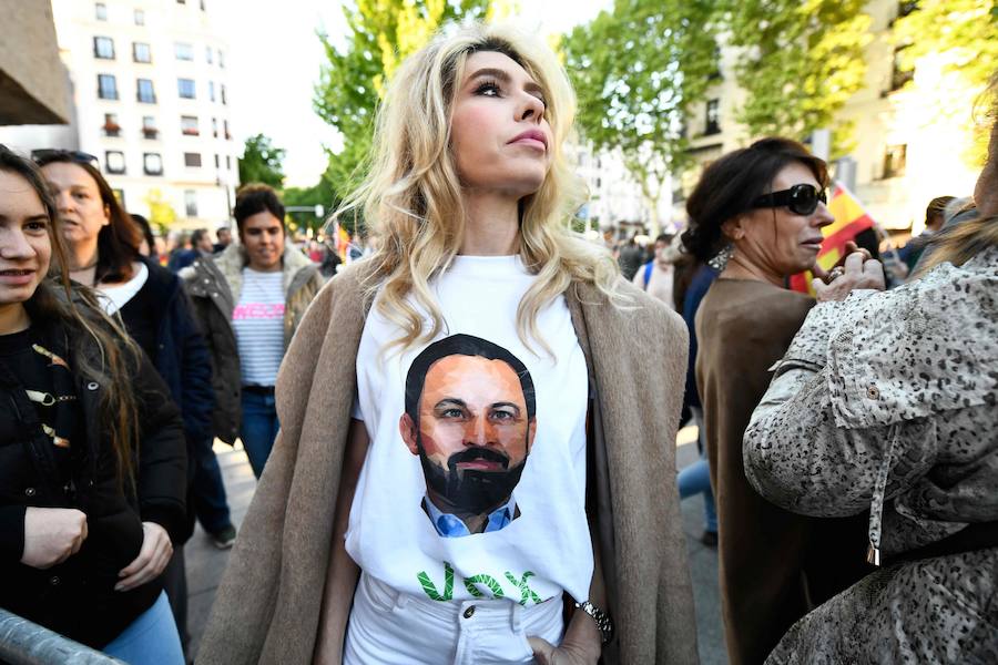 Fotos: Mitin de Vox en la plaza de Colón de Madrid