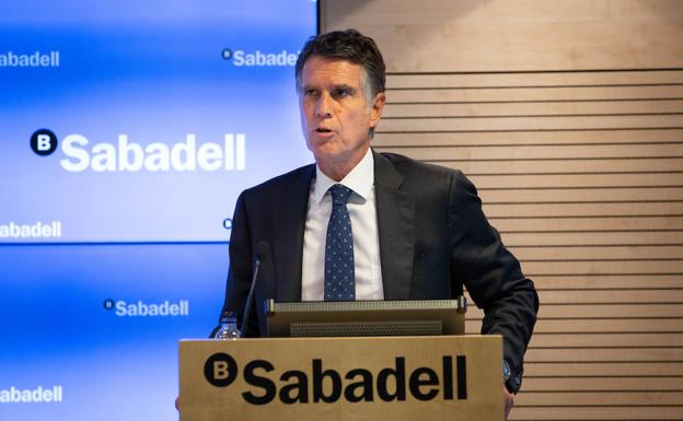 El consejero delegado del Sabadell, esta mañana en Barcelona. 