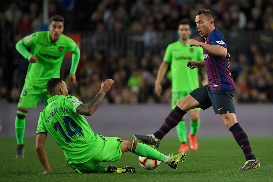 Las mejores fotos del partido de la jornada 35 de LaLiga en el Camp Nou. Un encuentro decisivo para ambos conjuntos