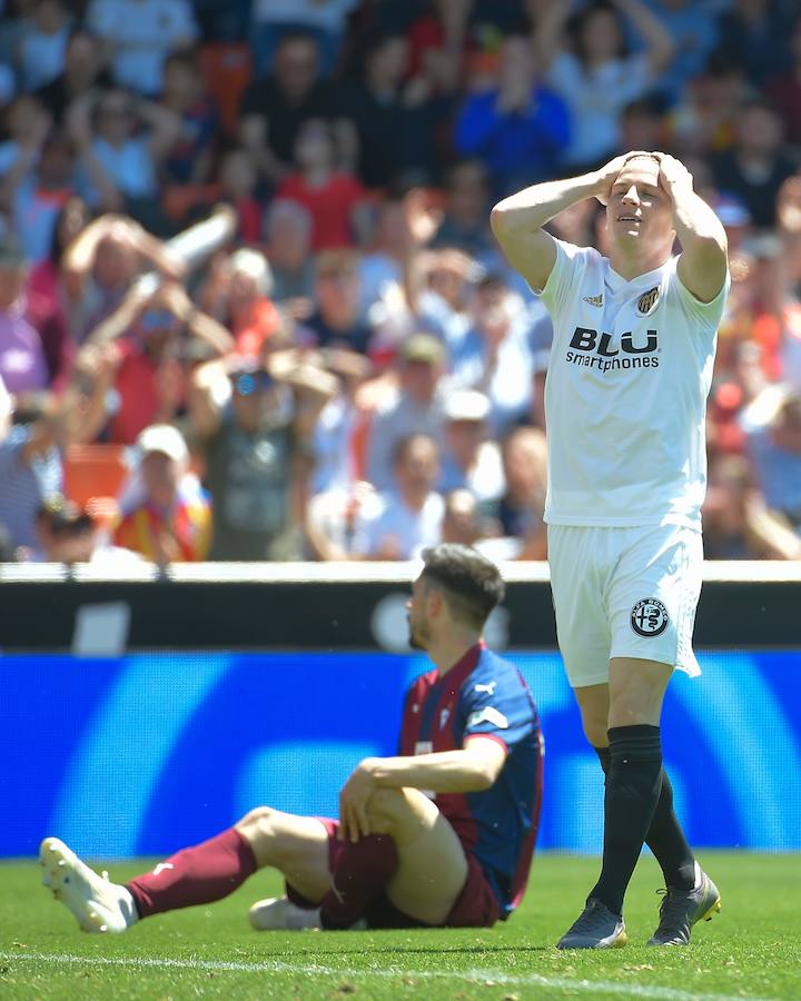 Estas son las fotos que deja el partido de la jornada 35 de LaLiga en Mestalla