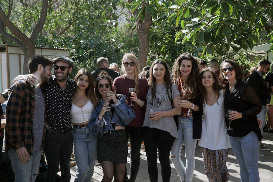 Los valencianos siguen disfrutando de los mejores vinos y productos gastronómicos en el Jardín del Turia, con la Mostra de Proava, que estará disponible hasta hasta el próximo lunes 29 de abril, entre los puentes de Exposición y las Flores.