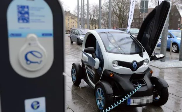 Un vehículo eléctrico Renault, durante una recarga. 