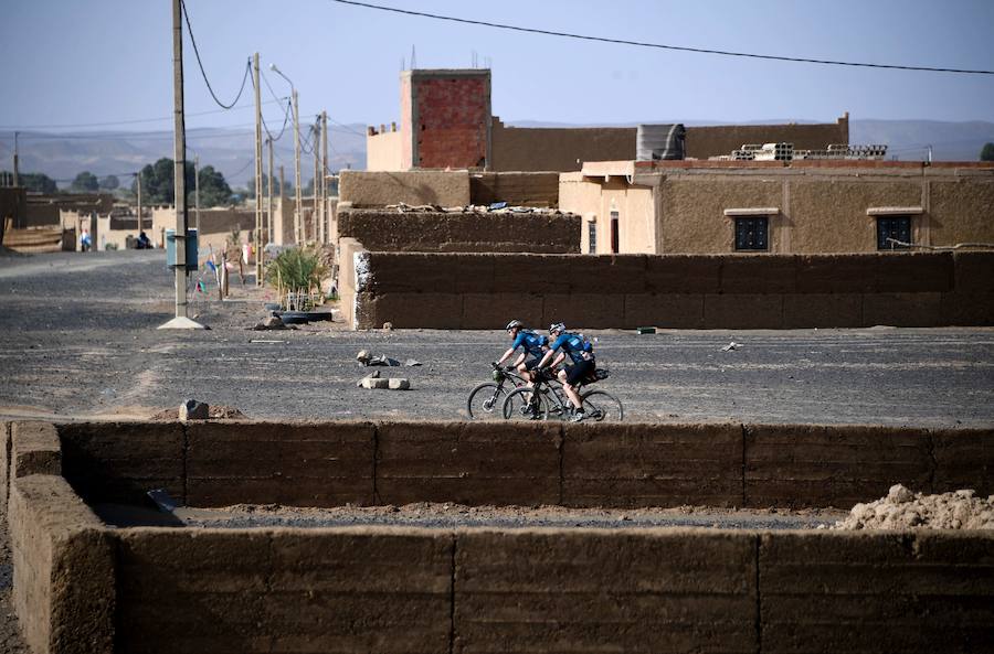 La carrera Garmin Titan Desert desembarca en Errachidia (Marruecos) con récord de 675 participantes que retarán los rigores del desierto en la prueba más prestigiosa del mundo de bicicleta de montaña por etapas del 28 de abril al 3 de mayo.