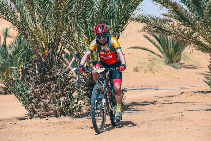 La carrera Garmin Titan Desert desembarca en Errachidia (Marruecos) con récord de 675 participantes que retarán los rigores del desierto en la prueba más prestigiosa del mundo de bicicleta de montaña por etapas del 28 de abril al 3 de mayo.