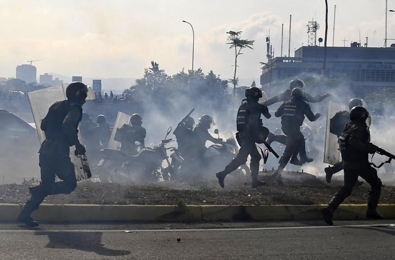 Los opositores Guaidó y Leopoldo López lideran el golpe contra Maduro 