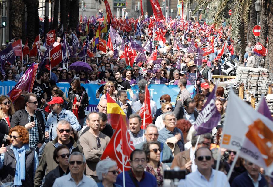 Fotos: Manifestación del Primero de Mayo, Día del Trabajador, en Valencia