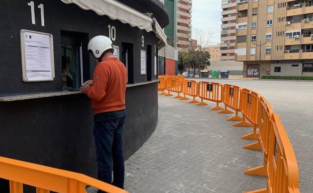 Nada de colas hoy en Mestalla para recoger las entradas de la final.