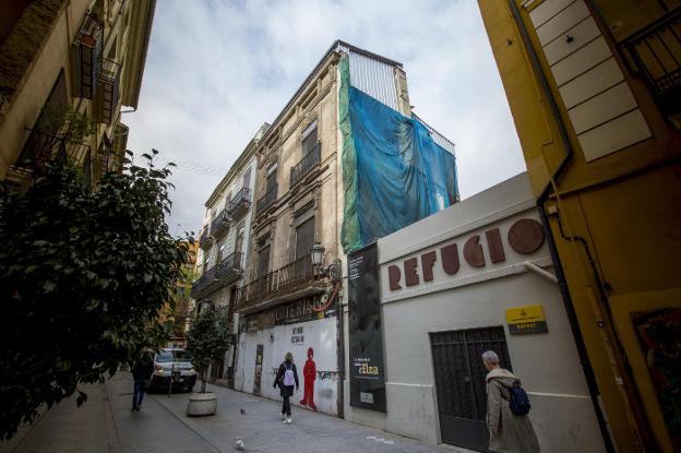  Daños. Edificio de Valencia atacado por las termitas. 