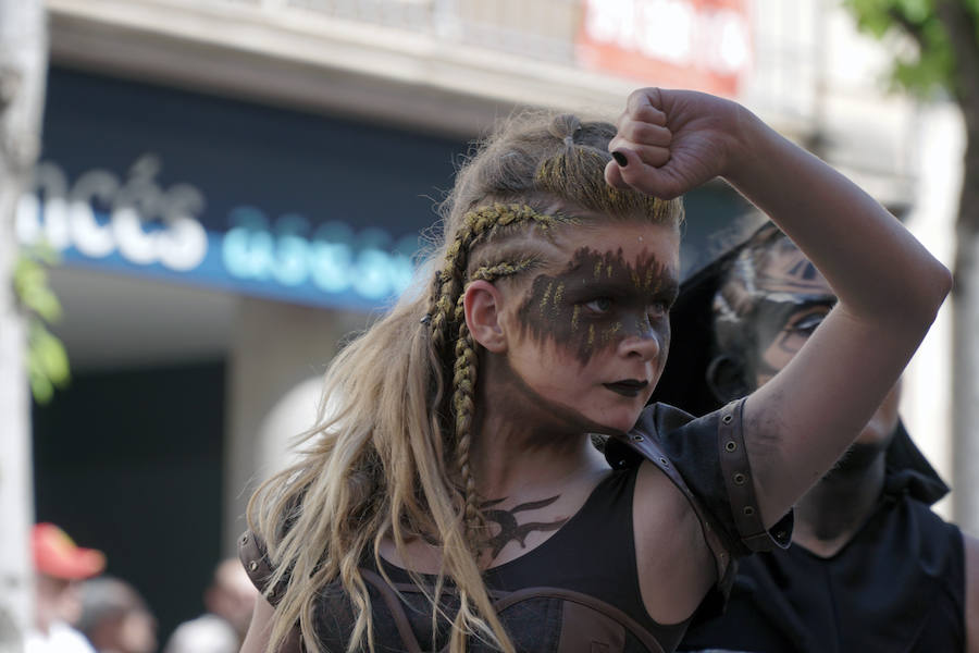 Las Fiestas de Moros y Cristianos en honor a San Jorge están declaradas de Interés Turístico Internacional desde 1980, y consideradas como la cuna de cuantas se celebran a lo largo y ancho de la Comunidad Valenciana. Conmemoran los hechos históricos que tuvieron lugar en 1276, relacionados con las sublevaciones de los musulmanes que habitaban la zona y que dieron origen al patronazgo de San Jorge, al que la tradición atribuye su intervención en defensa de los nuevos pobladores, con ocasión del ataque que sufrieron y en cuya batalla murió el caudillo Al-Azraq.