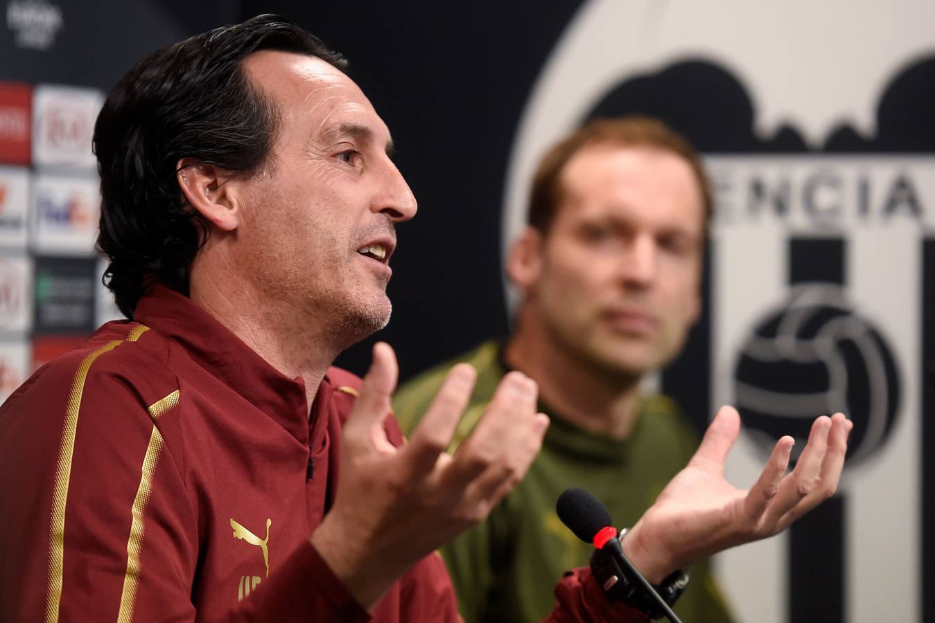 El Arsenal ha aterrizado en Valencia este miércoles y se ha entrenado esta tarde en Mestalla de cara al partido de vuelta de la semifinal de la UEFA Europa League 2018-2019. Marcelino y Gayà por un lado y Unai Emery y Petr Cech por otro han protagonizado las ruedas de prensa previas al choque.