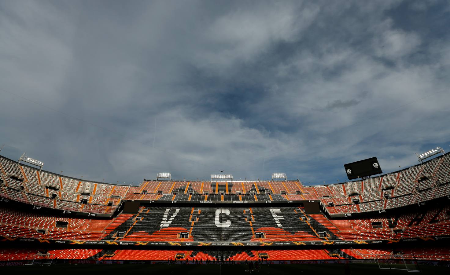 El Arsenal ha aterrizado en Valencia este miércoles y se ha entrenado esta tarde en Mestalla de cara al partido de vuelta de la semifinal de la UEFA Europa League 2018-2019. Marcelino y Gayà por un lado y Unai Emery y Petr Cech por otro han protagonizado las ruedas de prensa previas al choque.