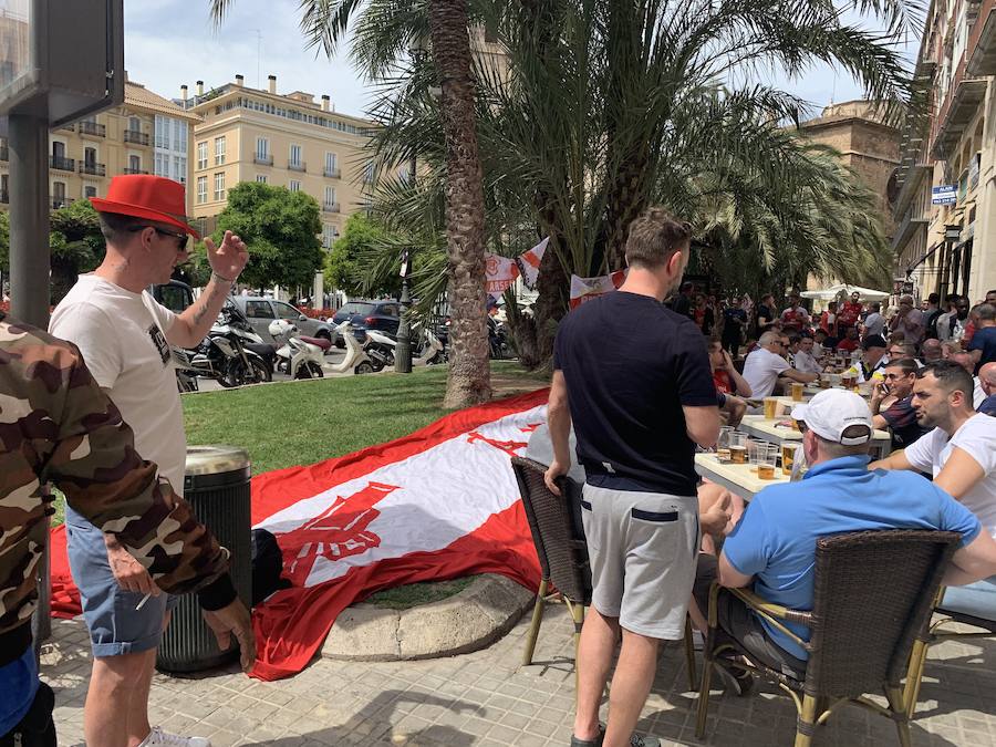 Fotos: Valencia CF-Arsenal: Ambiente previo al partido en Mestalla