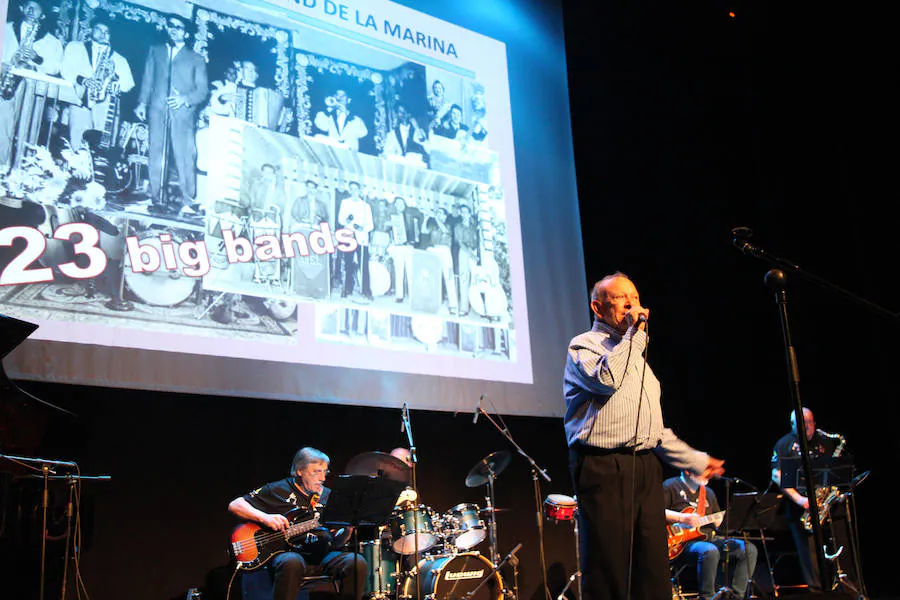 Fotos: Un libro recoge la crónica de 150 años de música en la comarca