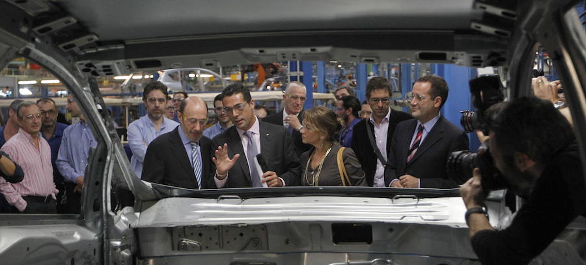 Alfredo Pérez Rubalcaba visita la fábrica de Ford Almussafes (2011).