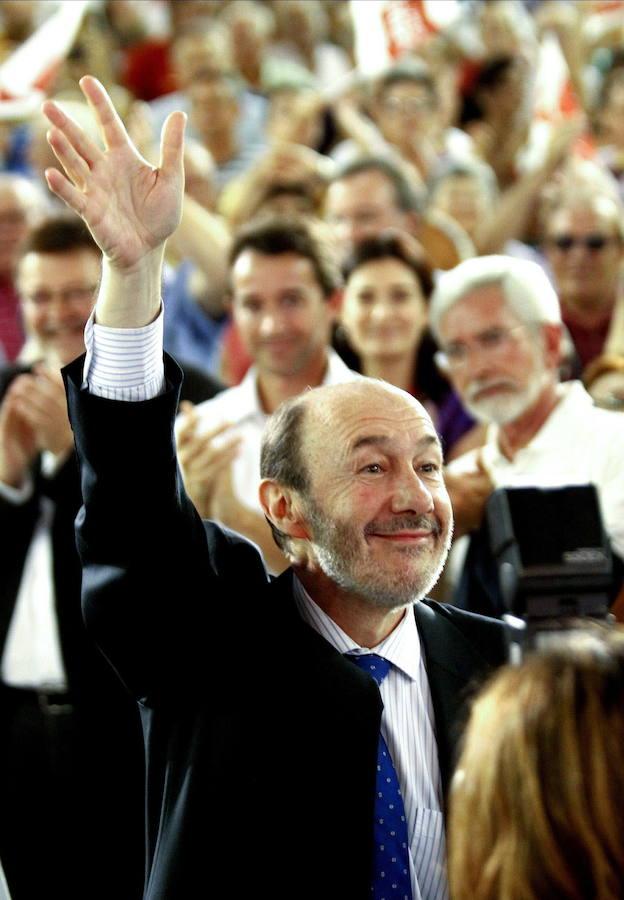 Alfredo Pérez Rubalcaba durante un acto de los socialistas en El Cabanyal (2011).