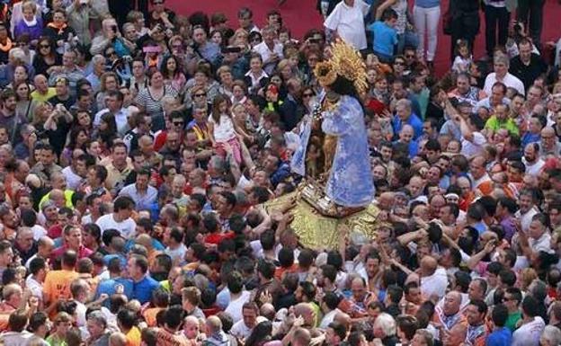 Traslado de la Virgen de los Desamparados.