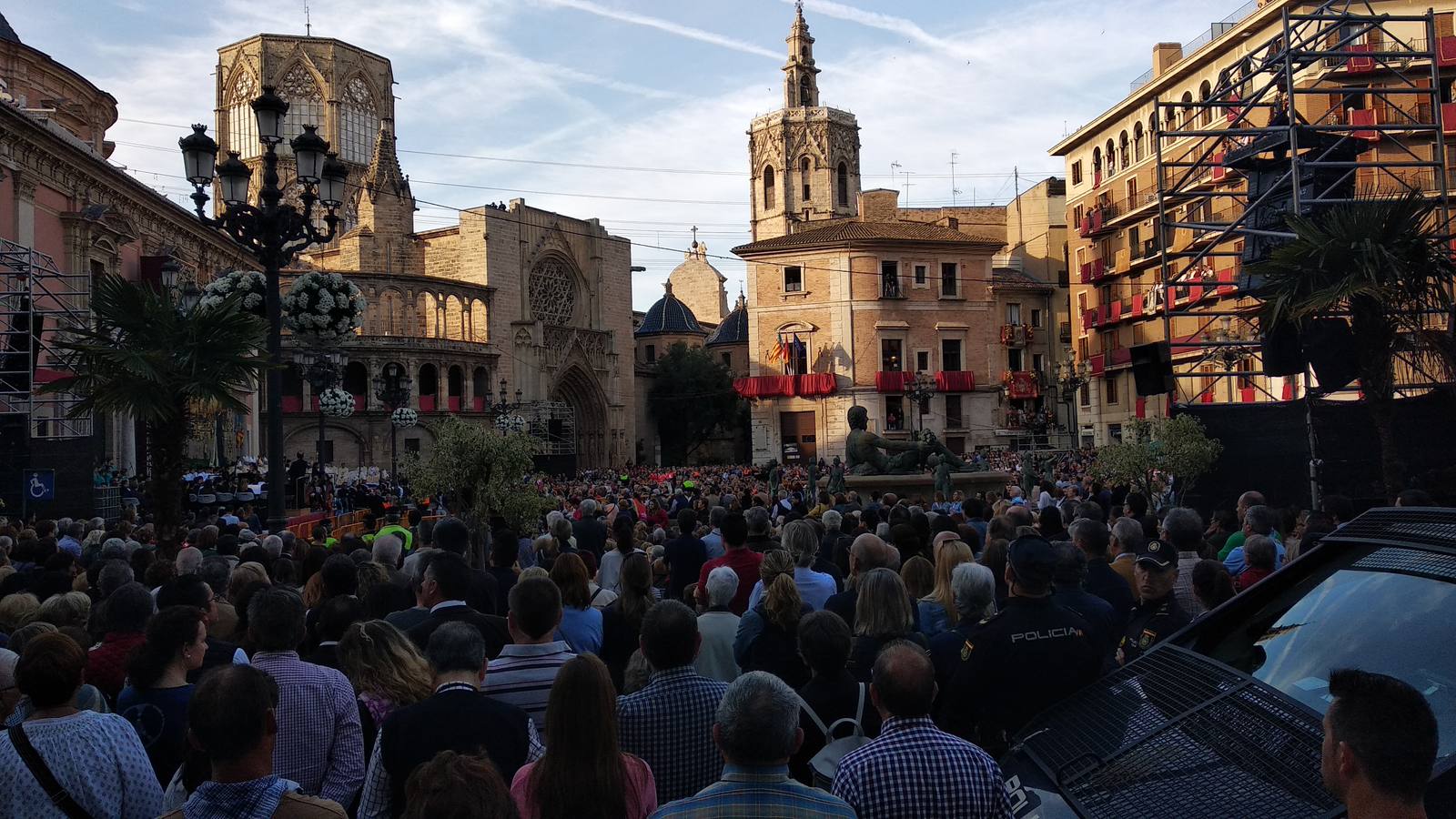 Traslado de la Mare de Déu, la Virgen de los Desamparados, en 2019. Un momento del traslado entre la basílica y la catedral de Valencia, celebrado después de la Misa de Infantes (en la imagen).