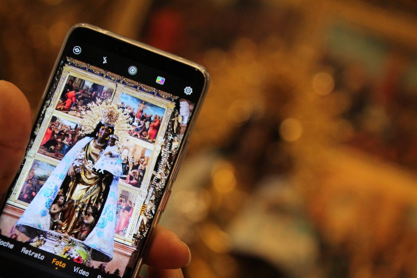 Traslado de la Mare de Déu, la Virgen de los Desamparados, en 2019. Un momento del traslado entre la basílica y la catedral de Valencia, celebrado después de la Misa de Infantes.