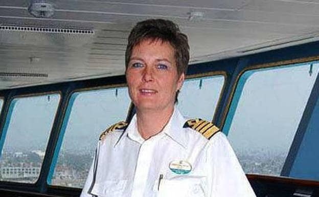 Imagen principal - 1. Karin Stahre-Jansen fue la pionera, en 2007. 2. La inglesa Belinda Bennett es la primera capitana negra. 3. Kathryn Whittaker, la primera capitana de Sea Cloud Cruises.