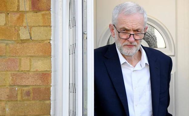 El líder del Partido Laborista, Jeremy Corbyn, en su casa de Londres.
