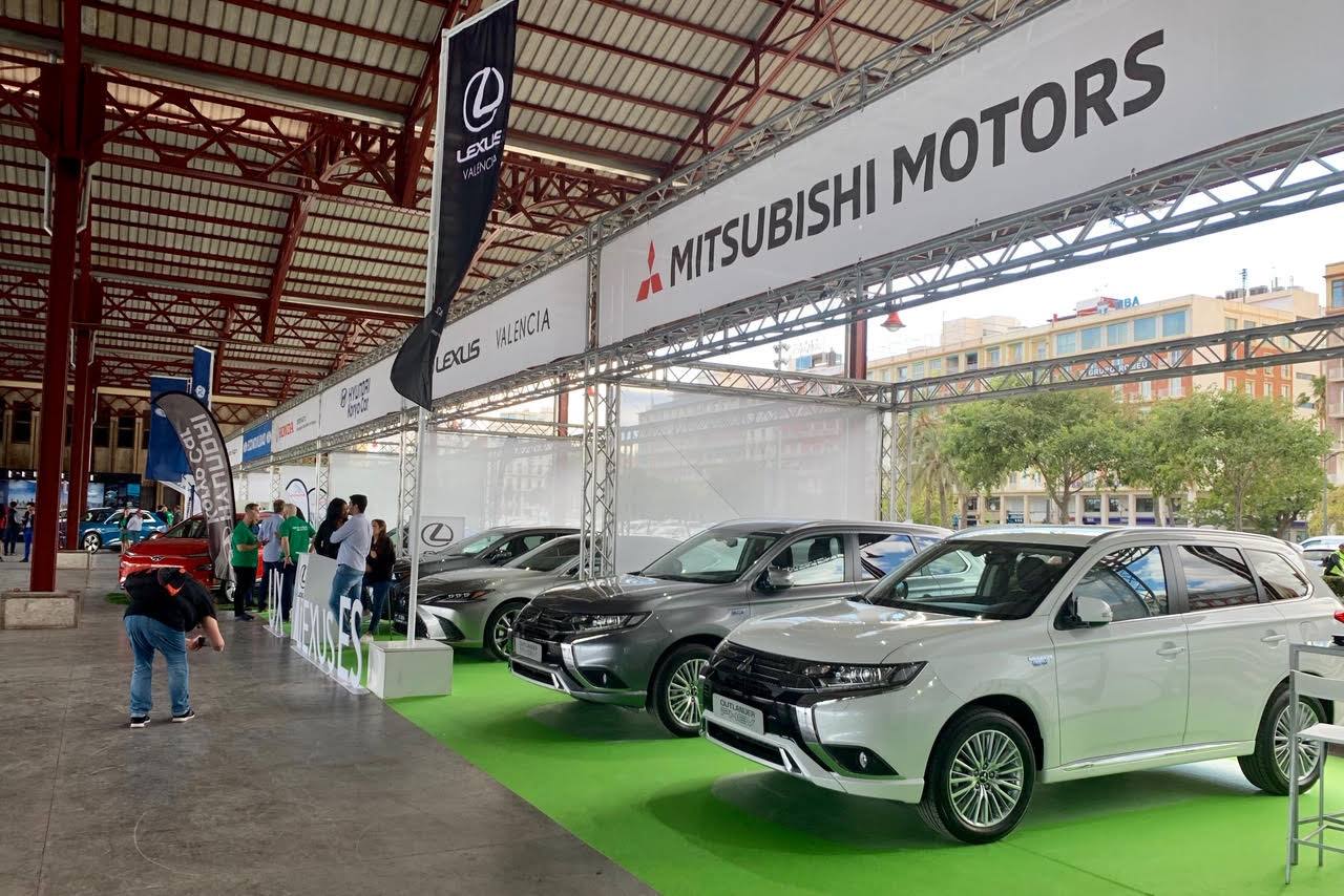 La cuarta edición de la feria permite a los asistentes probar diferentes vehículos ecológicos hasta el domingo 19 de mayo