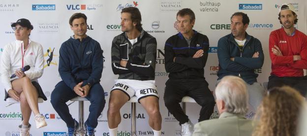 Medina, Ferrer, Feliciano, Wilander, Costa y 'Pato' Clavet, ayer en la presentación de la Senior Masters Cup. 