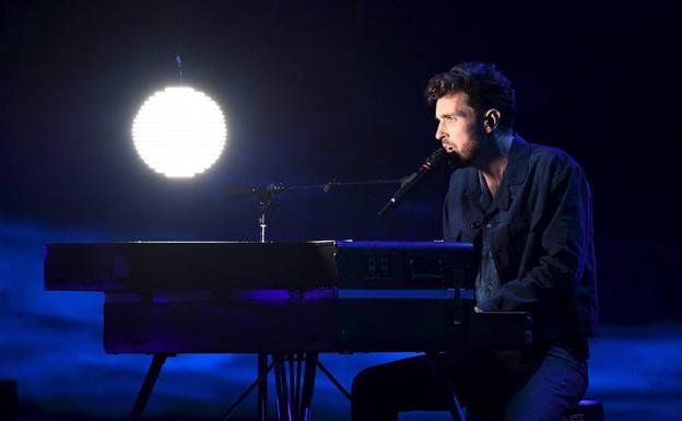 Duncan Laurence canta 'Arcade'. 