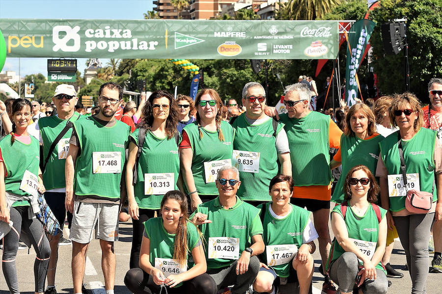 La Volta a Peu ya tiene nuevos vencedores. Los atletas del Cárnicas Serrano, Alberto López y Marta Esteban han sido los más rápidos en sus respectivas categorías y se han alzado con el oro de la prueba con más historia de la ciudad de Valencia. Más de 10.000 personas han participado en una carrera. 