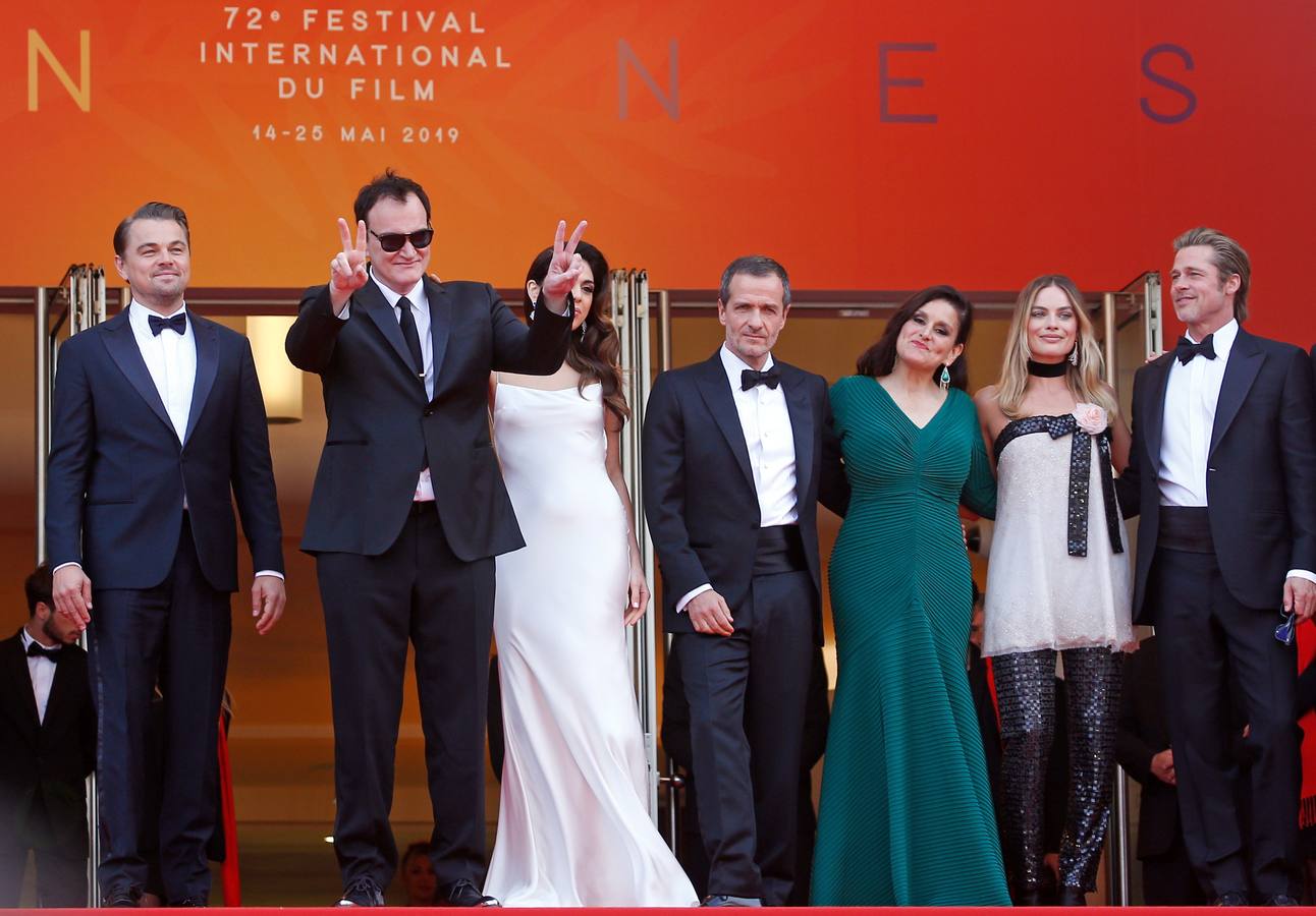 «Érase una vez en... Hollywood», de Quentin Tarantino, era una de las películas más esperadas del Festival de Cannes, y su alfombra roja este martes antes del estreno no decepcionó, con Leonardo DiCaprio y Brad Pitt como dos de los actores más aclamados. Completó el trío Margot Robbie.