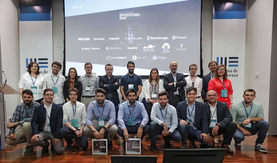 Lanzadera ha celebrado hoy su Investors’ Day, en el que 250 inversores de toda España han conocido de primera mano las propuestas de 15 empresas que han recibido o reciben actualmente apoyo de la incubadora y aceleradora de startups impulsada por el empresario Juan Roig. Los responsables de las empresas han tenido la oportunidad de realizar una breve presentación para explicar las razones que convierten la inversión en sus startups en una oportunidad de negocio. Los emprendedores han explicado su trayectoria, plan de negocio e hitos alcanzados, así como los objetivos a corto y medio plazo. En esta edición del Investors’ Day, el premio al Mejor Pitch ha recaído en Insectfit, mientras que Zeleros ha sido elegida como La Empresa más Innovadora. Estas son las quince innovadoras empresas, de diferentes ediciones de Lanzadera, que se abren paso en el mercado: 