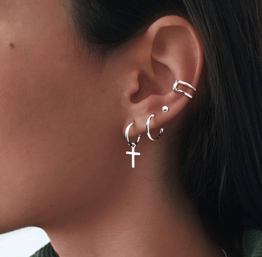 Singularu es una marca de joyas de tendencia que viste a la mujer con complementos de moda a precios asequibles. Analiza las tendencias del mercado mundial y los datos de los e-commerce y marketplaces más relevantes para actualizar constantemente su catálogo.