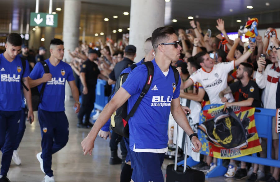 Fotos: Fotos de los primeros aficionados del Valencia CF en Manises