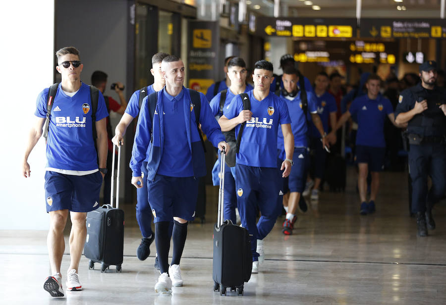 Fotos: Fotos de los primeros aficionados del Valencia CF en Manises