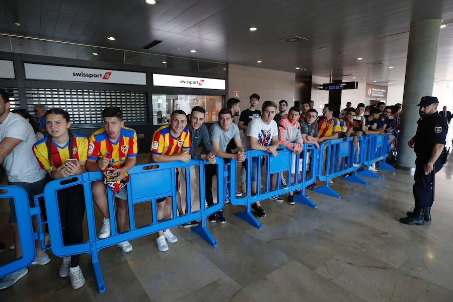 Fotos: Fotos de los primeros aficionados del Valencia CF en Manises