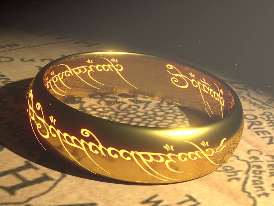 Sin embargo, parece ser que fue su colaboración en esta segunda saga la que más disfrutó, pues el actor se leía los libros cada año y no dudó en mover cielo y tierra para conocer al Tolkien, a quien finalmente no se atrevió a hablar cuando vio en persona. 