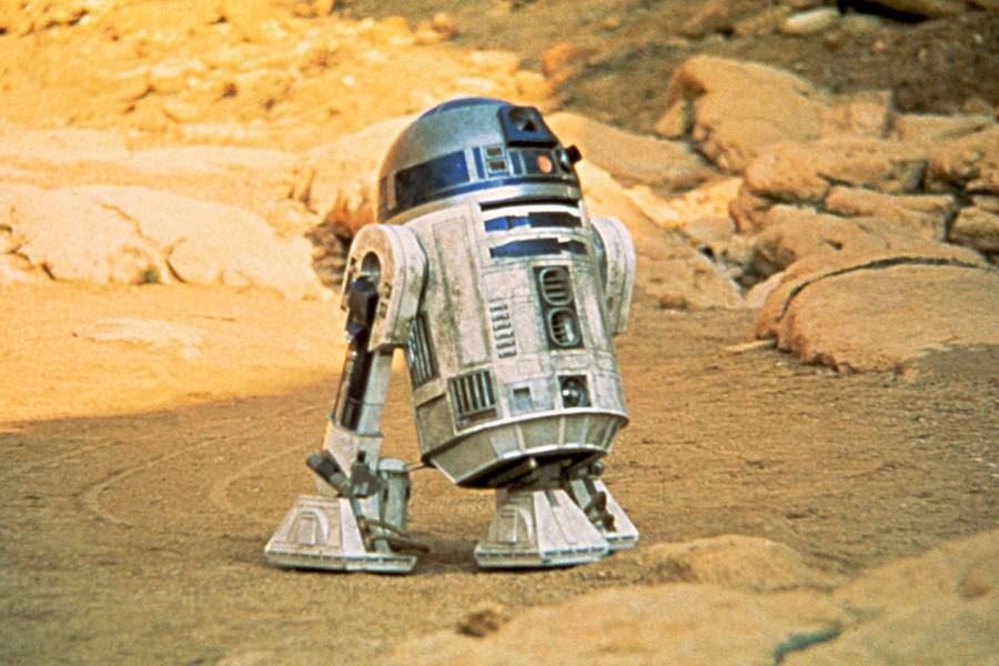 La atriz compartió en Twitter en 2013 su última adquisición friki: una copia de tamaño natural de R2-D2.