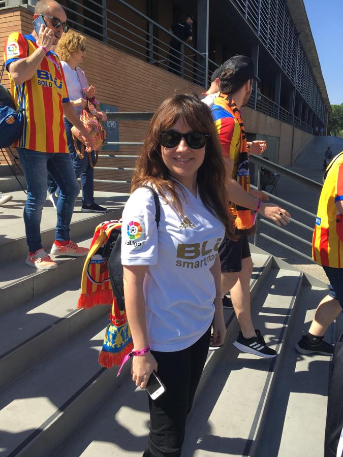 Cientos de aficionados del Valencia CF ya se encuentran en Sevilla preparándose para la final de Copa ante el Barcelona.