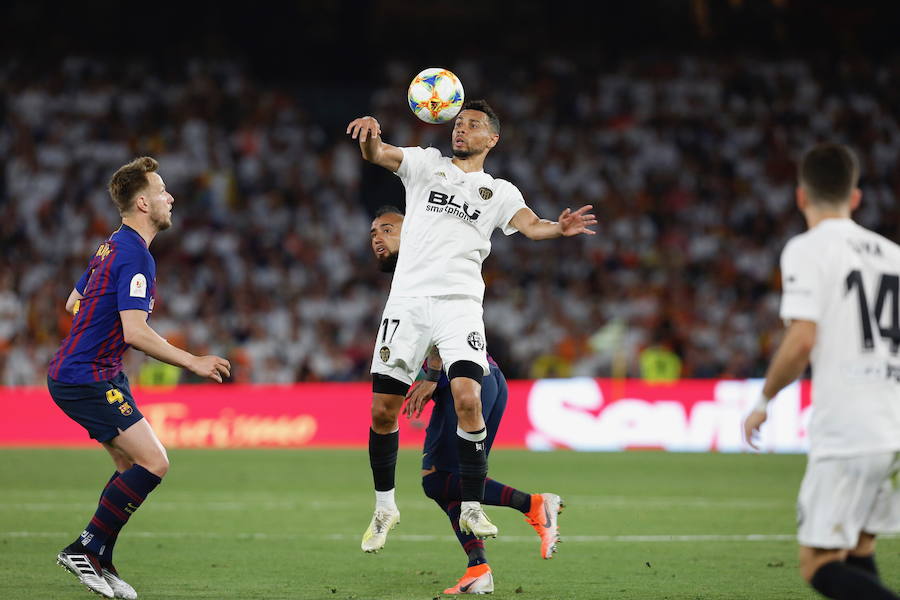 Estas son las mejores fotos del Barcelona-Valencia de Copa disputado en el Benito Villamarín