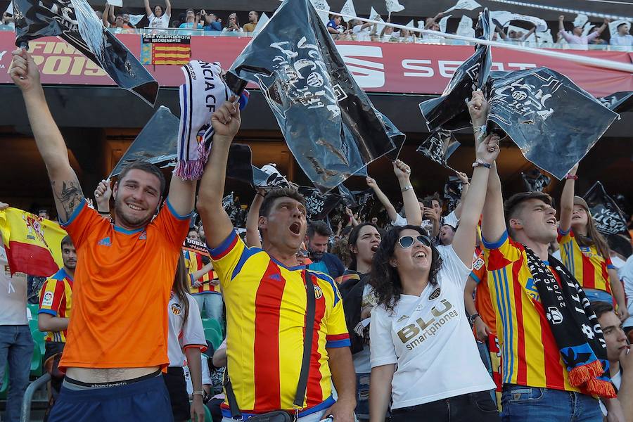 Fotos: Fotos de la afición de la Final de la Copa del Rey 2019